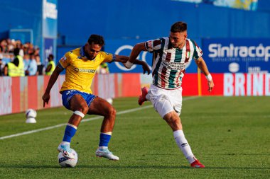 Rafik Guitane ve Atanas Chernev, Liga Portekiz maçı sırasında GD Estoril Praia ve CF Estrela Amadora (Maciej Rogowski)