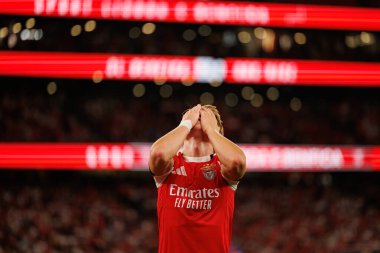 Andreas Schjelderup, Şampiyonlar Ligi üçüncü tur eleme maçında SL Benfica ve OGC Nice (Maciej Rogowski) arasında görüldü.)