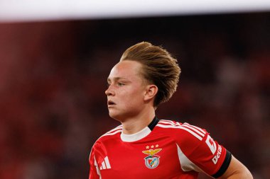 Andreas Schjelderup, Şampiyonlar Ligi üçüncü tur eleme maçında SL Benfica ve OGC Nice (Maciej Rogowski) arasında görüldü.)