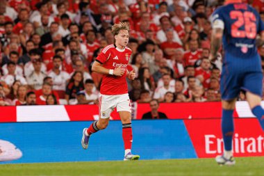 Andreas Schjelderup, Şampiyonlar Ligi üçüncü tur eleme maçında SL Benfica ve OGC Nice (Maciej Rogowski) arasında görüldü.)