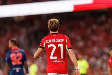 Andreas Schjelderup, Şampiyonlar Ligi üçüncü tur eleme maçında SL Benfica ve OGC Nice (Maciej Rogowski) arasında görüldü.)