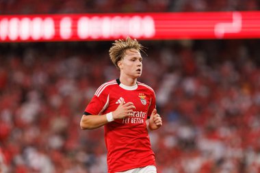 Andreas Schjelderup, Şampiyonlar Ligi üçüncü tur eleme maçında SL Benfica ve OGC Nice (Maciej Rogowski) arasında görüldü.)