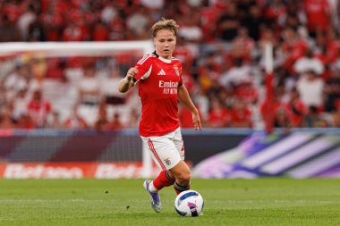 Andreas Schjelderup, Şampiyonlar Ligi üçüncü tur eleme maçında SL Benfica ve OGC Nice (Maciej Rogowski) arasında görüldü.)