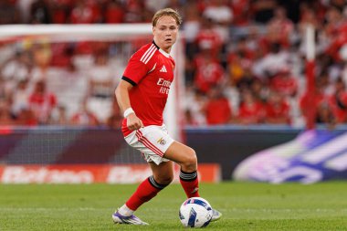 Andreas Schjelderup, Şampiyonlar Ligi üçüncü tur eleme maçında SL Benfica ve OGC Nice (Maciej Rogowski) arasında görüldü.)