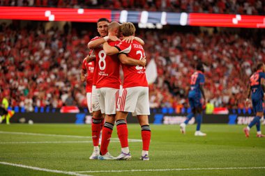 Franjo İvanoviç, Fredrik Aursnes ve Andreas Schjelderup SL Benfica ve OGC Nice (Maciej Rogowski) arasında oynanan Şampiyonlar Ligi üçüncü tur eleme maçında gol attıktan sonra kutlama yaparken görüldü.)