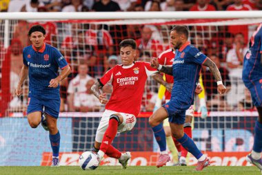 Enzo Barrenechea ve Jonathan Clauss Şampiyonlar Ligi üçüncü tur eleme maçında SL Benfica ve OGC Nice (Maciej Rogowski)