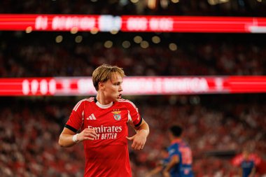 Andreas Schjelderup, Şampiyonlar Ligi üçüncü tur eleme maçında SL Benfica ve OGC Nice (Maciej Rogowski) arasında görüldü.)