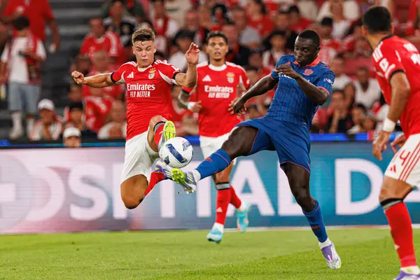 Samuel Dahl ve Antoine Mendy Şampiyonlar Ligi üçüncü tur eleme maçında SL Benfica ve OGC Nice (Maciej Rogowski)