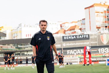 Kerem Akturkoglu, Liga Portekiz maçı sırasında Estrela Amadora ve SL Benfica takımları arasında Estadio Jose Gomes 'de (Maciej Rogowski)