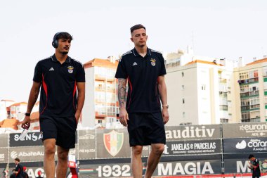 Diogo Ferreira ve Anatoliy Trubin, Liga Portekiz maçı sırasında Estrela Amadora ve SL Benfica takımları arasında Estadio Jose Gomes 'de (Maciej Rogowski)