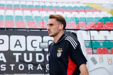 Kerem Akturkoglu, Liga Portekiz maçı sırasında Estrela Amadora ve SL Benfica takımları arasında Estadio Jose Gomes 'de (Maciej Rogowski)