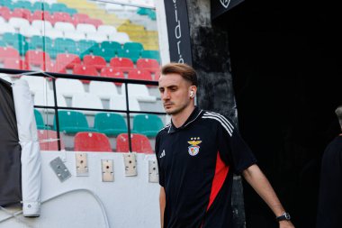 Kerem Akturkoglu, Liga Portekiz maçı sırasında Estrela Amadora ve SL Benfica takımları arasında Estadio Jose Gomes 'de (Maciej Rogowski)