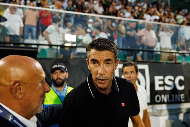Bruno Lage, Liga Portekiz maçı sırasında Estrela Amadora ve SL Benfica takımları arasında Estadio Jose Gomes 'de (Maciej Rogowski)