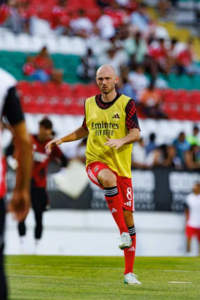 Fredrik Aursnes, Liga Portekiz maçı sırasında Estrela Amadora ve SL Benfica takımları arasında Estadio Jose Gomes 'de (Maciej Rogowski)