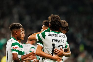 Francisco Trincao, Liga Portekiz maçında Estadio Jose Alvalade (Maciej Rogowski) takımları arasında attığı golü kutlarken görüldü.)