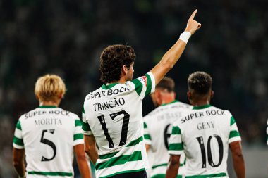 Francisco Trincao, Liga Portekiz maçında Estadio Jose Alvalade (Maciej Rogowski) takımları arasında attığı golü kutlarken görüldü.)