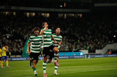 Ricardo Mangas, Francisco Trincao ve Goncalo Inacio, Estadio Jose Alvalade (Maciej Rogowski) takımları arasında Liga Portekiz maçında attıkları golün ardından kutlama yaparken görüldü.)
