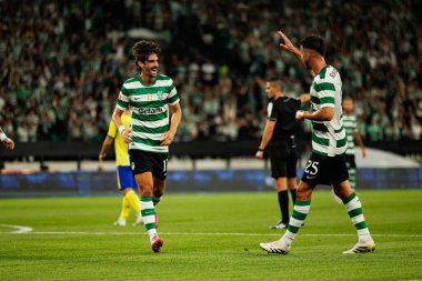 Francisco Trincao, Liga Portekiz maçında Estadio Jose Alvalade (Maciej Rogowski) takımları arasında attığı golü kutlarken görüldü.)