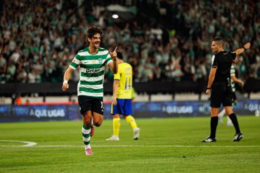 Francisco Trincao, Liga Portekiz maçında Estadio Jose Alvalade (Maciej Rogowski) takımları arasında attığı golü kutlarken görüldü.)