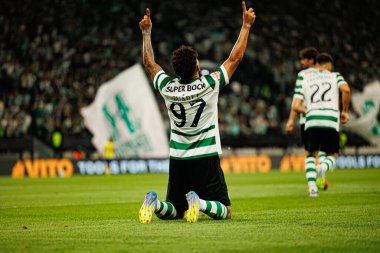 Luis Suarez, Liga Portekiz maçında Estadio Jose Alvalade (Maciej Rogowski) takımları arasında attığı golü kutlarken görüldü.)