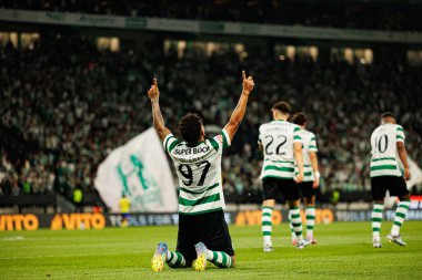 Luis Suarez, Liga Portekiz maçında Estadio Jose Alvalade (Maciej Rogowski) takımları arasında attığı golü kutlarken görüldü.)