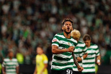 Luis Suarez, Liga Portekiz maçında Estadio Jose Alvalade (Maciej Rogowski) takımları arasında attığı golü kutlarken görüldü.)