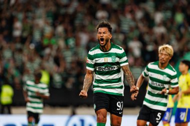 Luis Suarez, Liga Portekiz maçında Estadio Jose Alvalade (Maciej Rogowski) takımları arasında attığı golü kutlarken görüldü.)