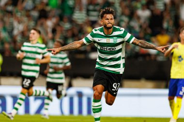 Luis Suarez, Liga Portekiz maçında Estadio Jose Alvalade (Maciej Rogowski) takımları arasında attığı golü kutlarken görüldü.)