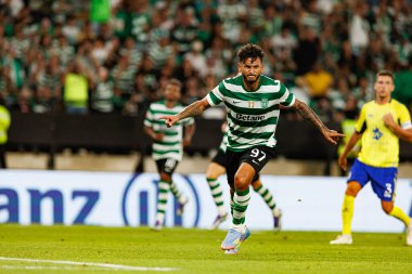 Luis Suarez, Liga Portekiz maçında Estadio Jose Alvalade (Maciej Rogowski) takımları arasında attığı golü kutlarken görüldü.)