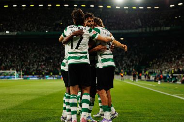 Sporcu Oyuncuları, Liga Portekiz 'deki Liga CP ve FC Arouca takımlarının Estadio Jose Alvalade (Maciej Rogowski) maçlarında Ricardo Mangas' tan gol üstüne gol atarken görüldü.)