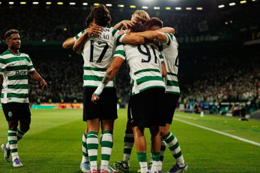 Sporcu Oyuncuları, Liga Portekiz 'deki Liga CP ve FC Arouca takımlarının Estadio Jose Alvalade (Maciej Rogowski) maçlarında Ricardo Mangas' tan gol üstüne gol atarken görüldü.)