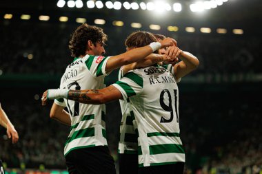 Sporcu Oyuncuları, Liga Portekiz 'deki Liga CP ve FC Arouca takımlarının Estadio Jose Alvalade (Maciej Rogowski) maçlarında Ricardo Mangas' tan gol üstüne gol atarken görüldü.)