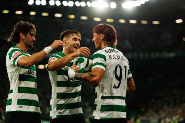 Sporcu Oyuncuları, Liga Portekiz 'deki Liga CP ve FC Arouca takımlarının Estadio Jose Alvalade (Maciej Rogowski) maçlarında Ricardo Mangas' tan gol üstüne gol atarken görüldü.)