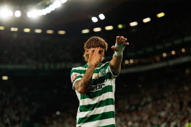 Ricardo Mangas, Liga Portekiz maçında Estadio Jose Alvalade (Maciej Rogowski) takımları arasında attığı golü kutlarken görüldü.)