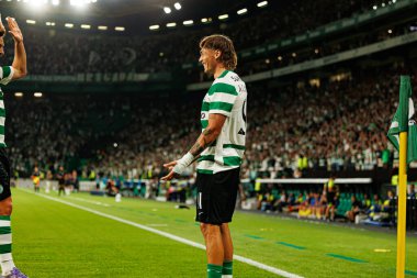 Ricardo Mangas, Liga Portekiz maçında Estadio Jose Alvalade (Maciej Rogowski) takımları arasında attığı golü kutlarken görüldü.)