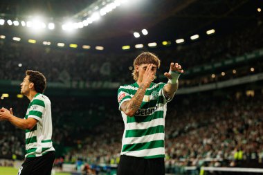 Ricardo Mangas, Liga Portekiz maçında Estadio Jose Alvalade (Maciej Rogowski) takımları arasında attığı golü kutlarken görüldü.)