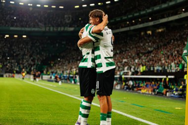 Sporcu Oyuncuları, Liga Portekiz 'deki Liga CP ve FC Arouca takımlarının Estadio Jose Alvalade (Maciej Rogowski) maçlarında Ricardo Mangas' tan gol üstüne gol atarken görüldü.)