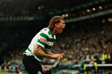 Ricardo Mangas, Liga Portekiz maçında Estadio Jose Alvalade (Maciej Rogowski) takımları arasında attığı golü kutlarken görüldü.)