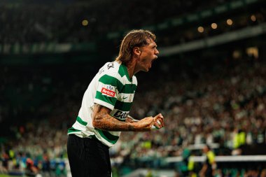 Ricardo Mangas, Liga Portekiz maçında Estadio Jose Alvalade (Maciej Rogowski) takımları arasında attığı golü kutlarken görüldü.)