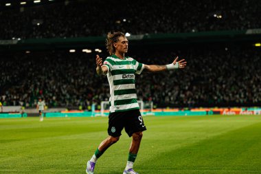 Ricardo Mangas, Liga Portekiz maçında Estadio Jose Alvalade (Maciej Rogowski) takımları arasında attığı golü kutlarken görüldü.)