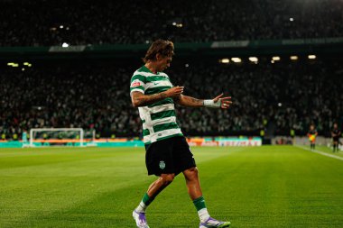 Ricardo Mangas, Liga Portekiz maçında Estadio Jose Alvalade (Maciej Rogowski) takımları arasında attığı golü kutlarken görüldü.)