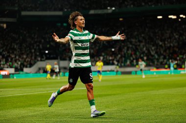 Ricardo Mangas, Liga Portekiz maçında Estadio Jose Alvalade (Maciej Rogowski) takımları arasında attığı golü kutlarken görüldü.)