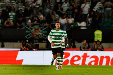  Liga Portekiz maçı sırasında Estadio Jose Alvalade 'de (Maciej Rogowski) Sporting CP ve FC Arouca takımları arasında Giorgos Vagiannidis görüldü.)