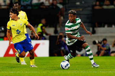 Estadio Jose Alvalade 'de (Maciej Rogowski) Sporting CP ve FC Arouca takımları arasında oynanan Liga Portekiz maçı sırasında görülen Geny Catamo)