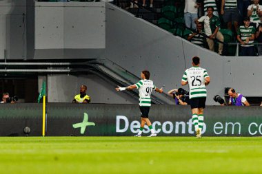 Ricardo Mangas, Liga Portekiz maçında Estadio Jose Alvalade (Maciej Rogowski) takımları arasında attığı golü kutlarken görüldü.)