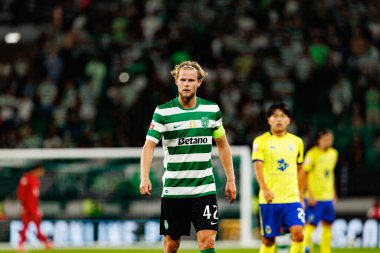Morten Hjulmand, Liga Portekiz maçı sırasında Estadio Jose Alvalade 'de (Maciej Rogowski) Sporting CP ve FC Arouca takımları arasında görüldü.)