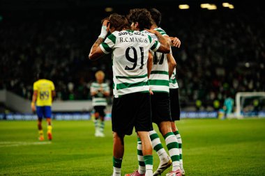 Ricardo Mangas, Francisco Trincao ve Goncalo Inacio, Estadio Jose Alvalade (Maciej Rogowski) takımları arasında Liga Portekiz maçında attıkları golün ardından kutlama yaparken görüldü.)