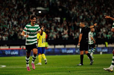 Francisco Trincao, Liga Portekiz maçında Estadio Jose Alvalade (Maciej Rogowski) takımları arasında attığı golü kutlarken görüldü.)