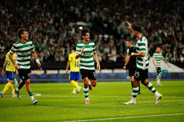 Francisco Trincao, Liga Portekiz maçında Estadio Jose Alvalade (Maciej Rogowski) takımları arasında attığı golü kutlarken görüldü.)