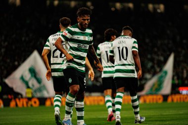 Luis Suarez, Liga Portekiz maçında Estadio Jose Alvalade (Maciej Rogowski) takımları arasında attığı golü kutlarken görüldü.)